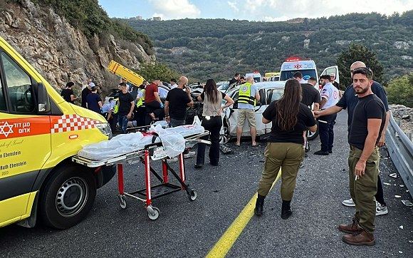 حادث طرق مروّع قرب ديرالاسد: مصرع شخصين وإصابة ثالث بجروح خطيرة